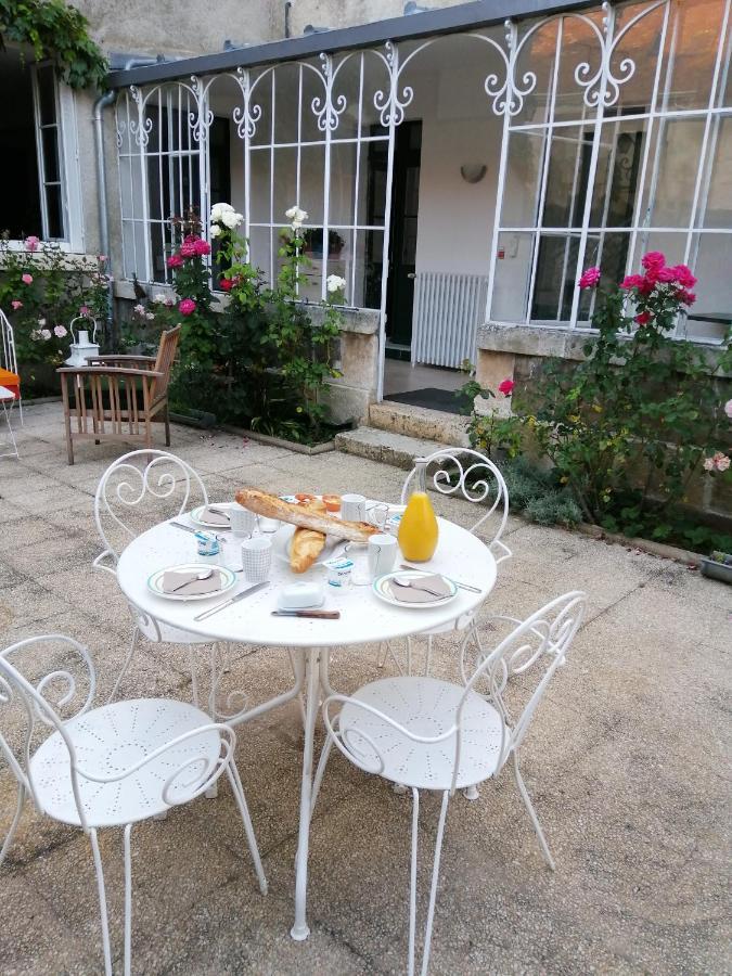 Le Relais Des Roses- Chambres D'Hotes Vatan المظهر الخارجي الصورة