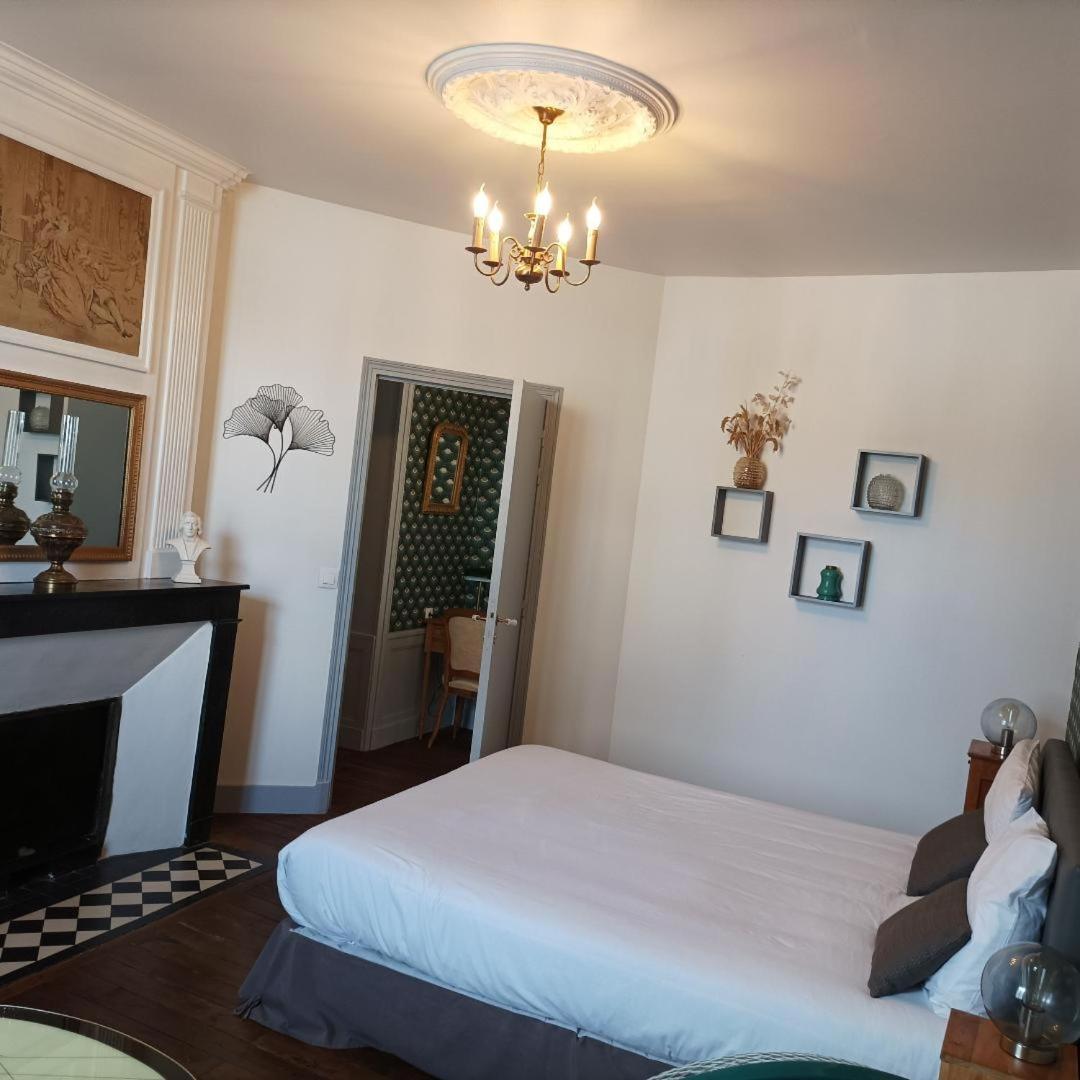 Le Relais Des Roses- Chambres D'Hotes Vatan المظهر الخارجي الصورة